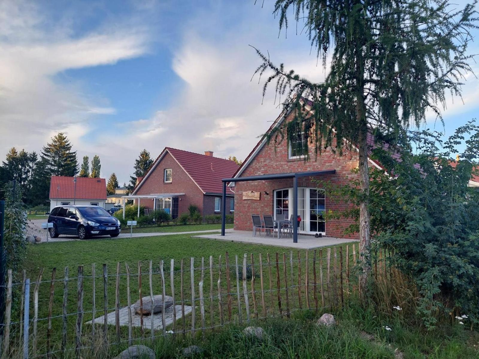 Alleenhuus Warin Eksteriør billede